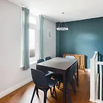 Beautiful & Vibrant 2Bd Home W Balcony - Hackney!