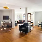 Beautiful & Vibrant 2Bd Home W Balcony - Hackney!