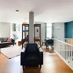 Beautiful & Vibrant 2Bd Home W Balcony - Hackney!