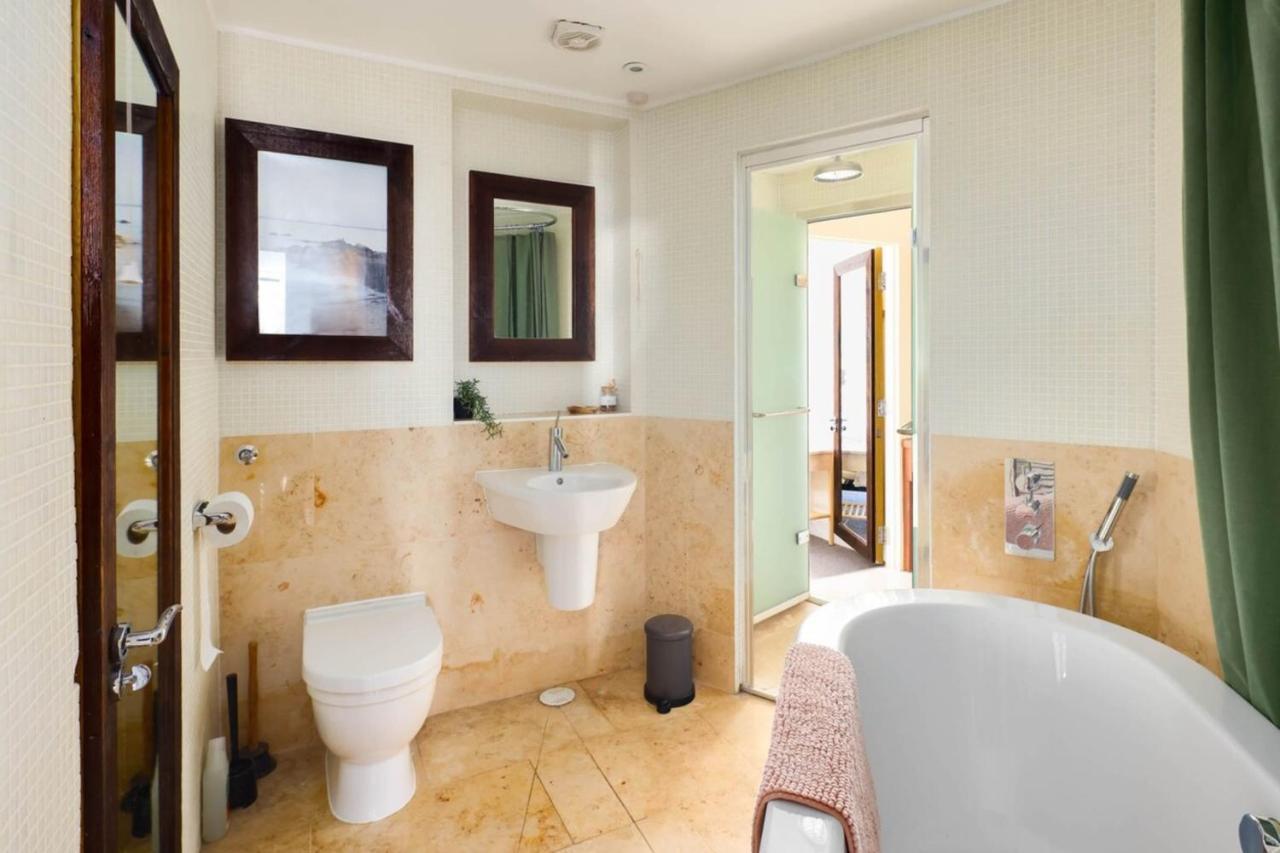 Beautiful & Vibrant 2bd W Balcony - Hackney! Casa vacanze *