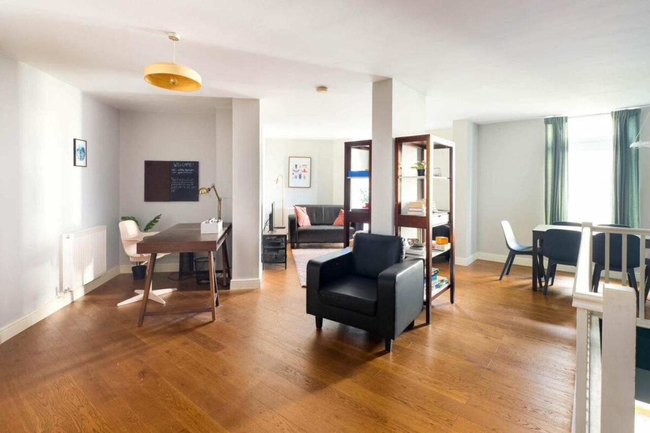Beautiful & Vibrant 2bd W Balcony - Hackney! Casa vacanze
